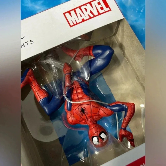 Marvel - Hallmark -  Spider-Man Ornament- BNIB 🕸️🕷️🔴 - Picture 2 of 8